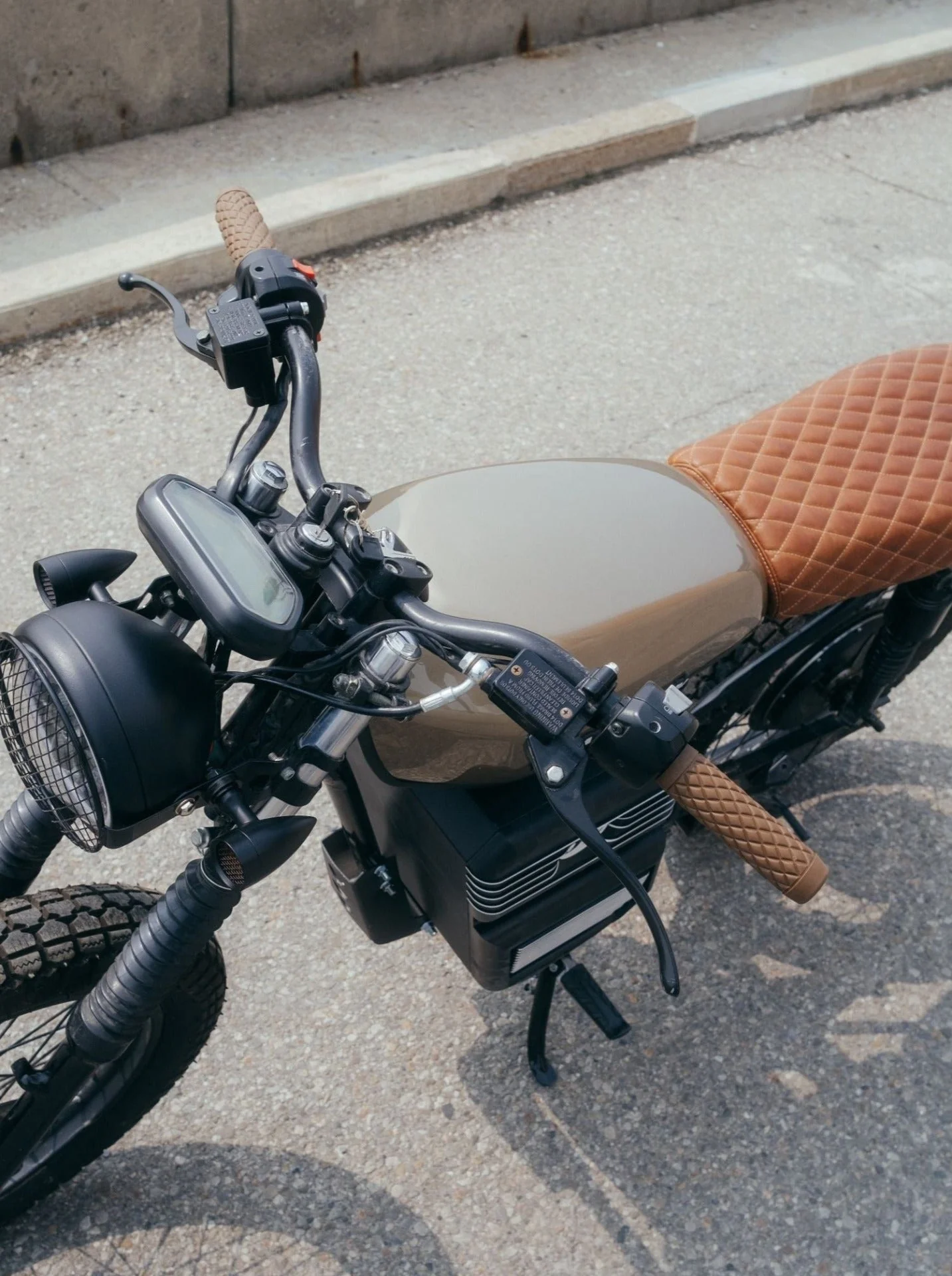 Quilted Hand Grips - Image 3